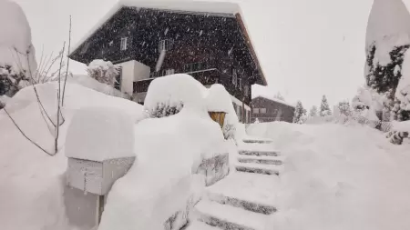 Weihnachten 2024 im Chalet Catarina an der Lenk: 80 cm Schnee, unvergessliche Feiertage