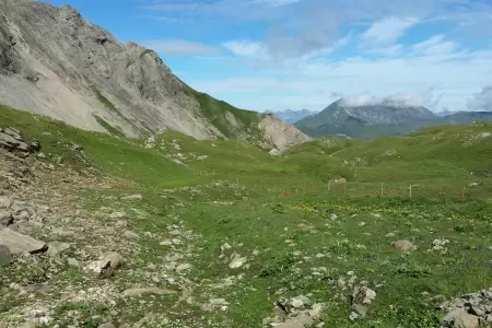 Von der Iffigenalp zum Weisshorn, malerische Berglandschaft mit den Rawiliner Seen, Blick auf der Ebene der Rawiliner Seen